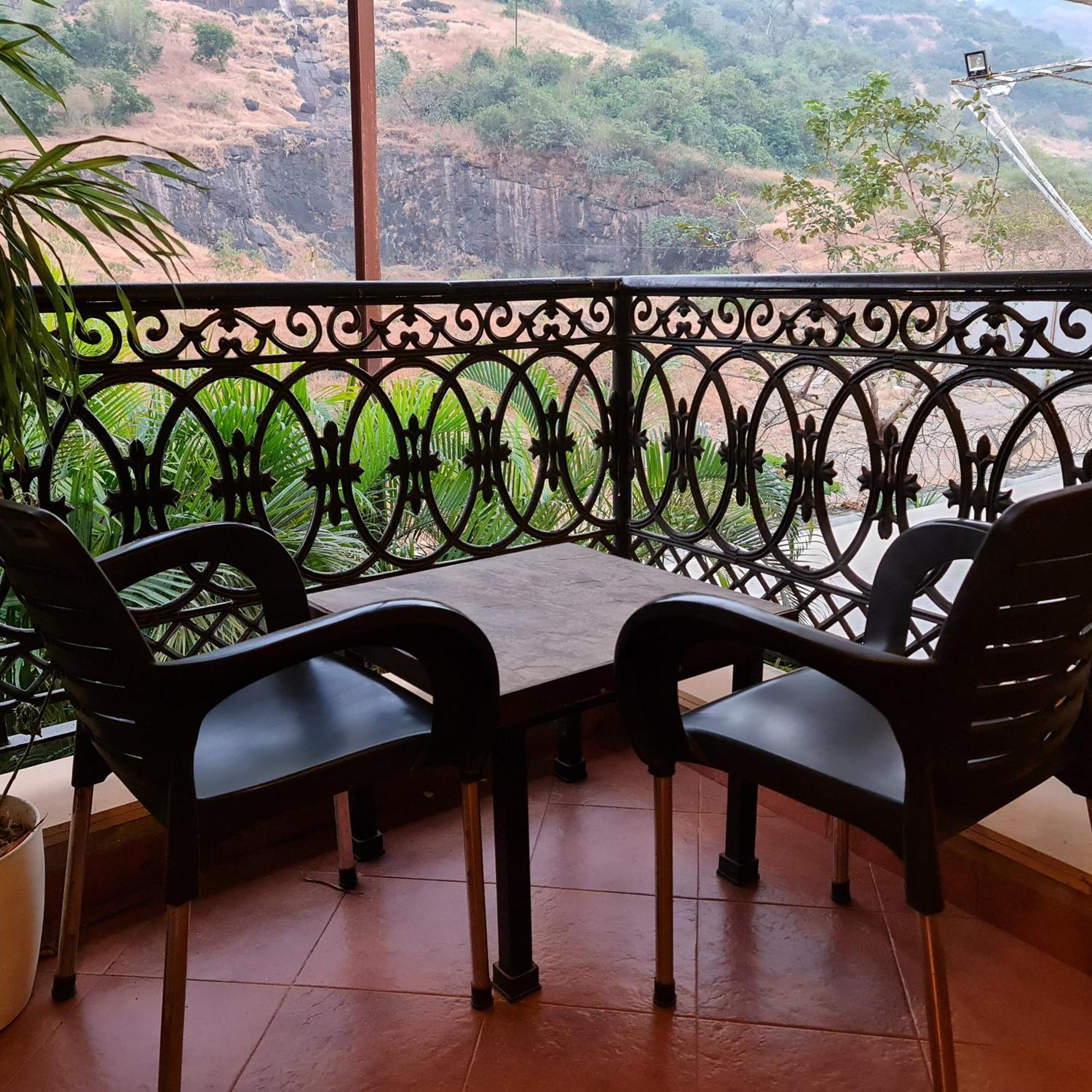 Misty Meadows, Lonavala Hotel Екстериор снимка