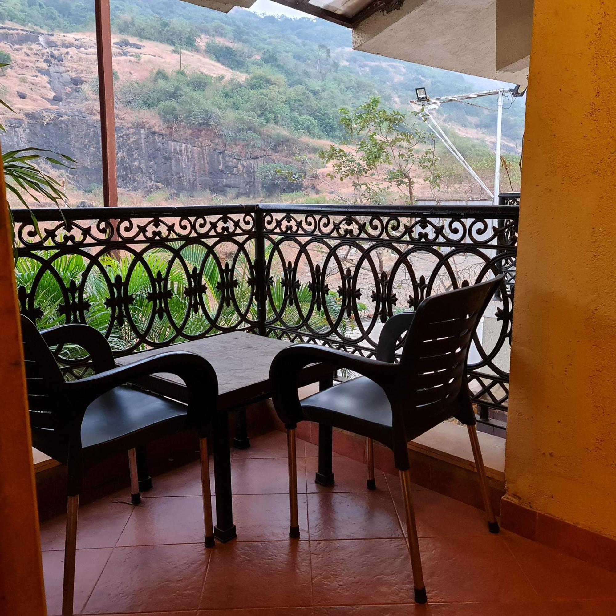 Misty Meadows, Lonavala Hotel Екстериор снимка