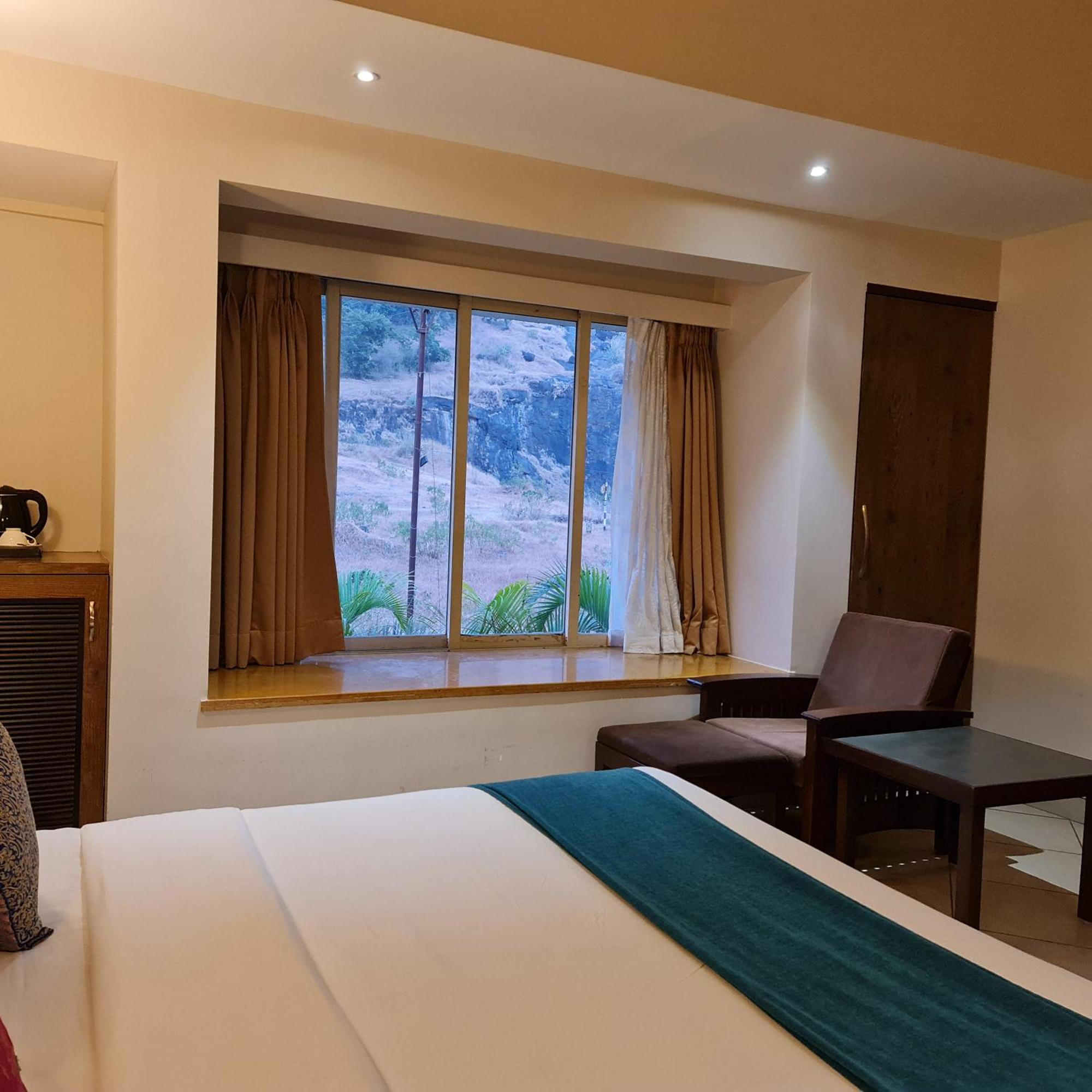 Misty Meadows, Lonavala Hotel Екстериор снимка