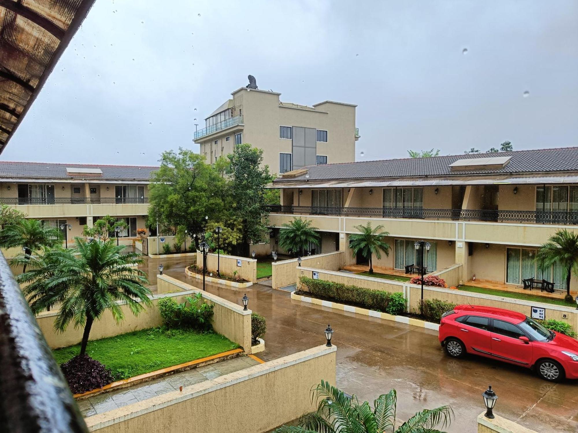 Misty Meadows, Lonavala Hotel Екстериор снимка