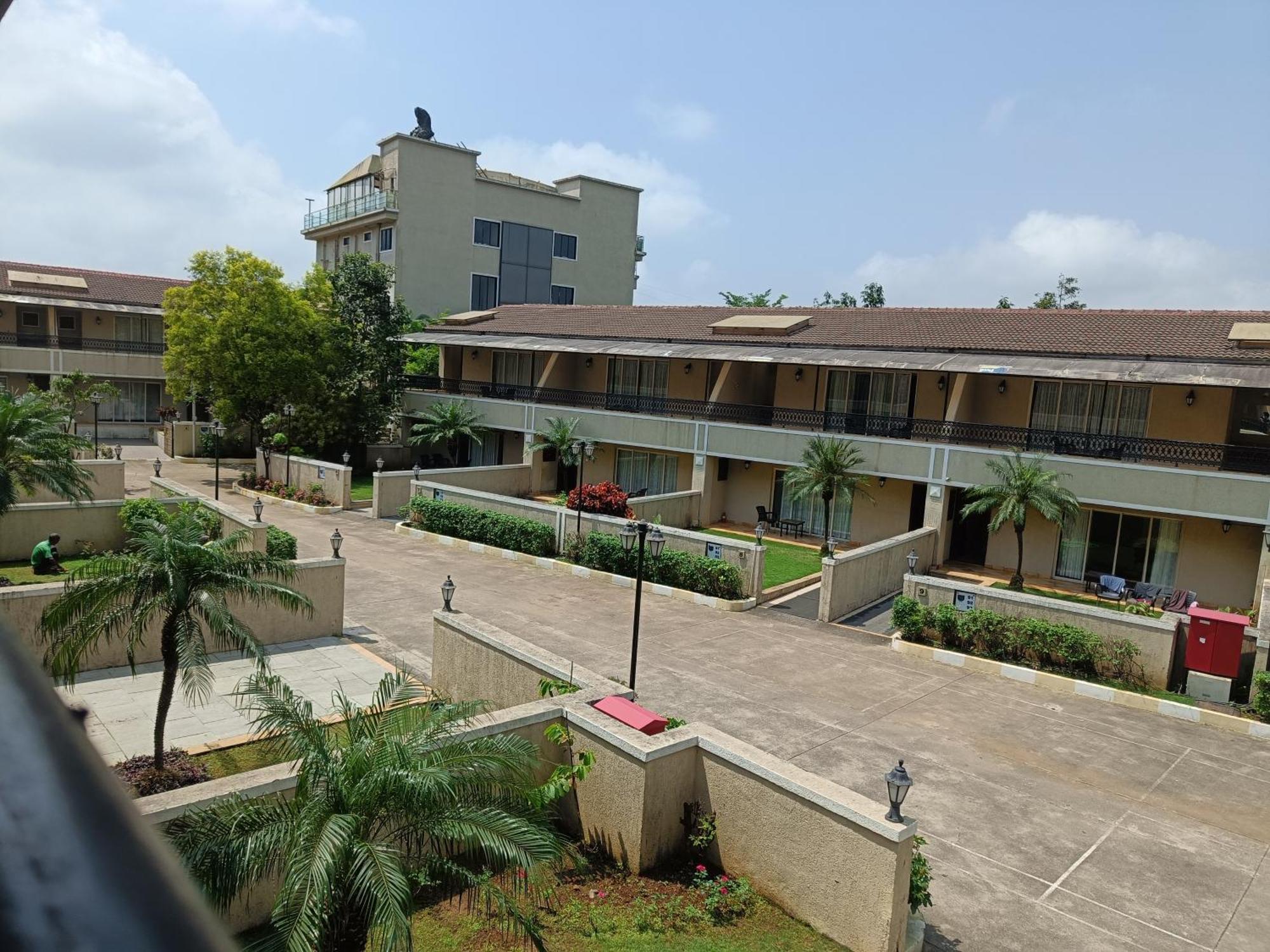 Misty Meadows, Lonavala Hotel Екстериор снимка