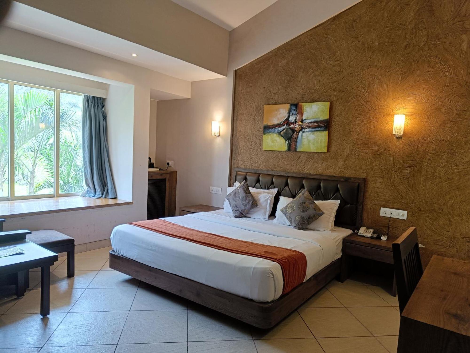 Misty Meadows, Lonavala Hotel Екстериор снимка