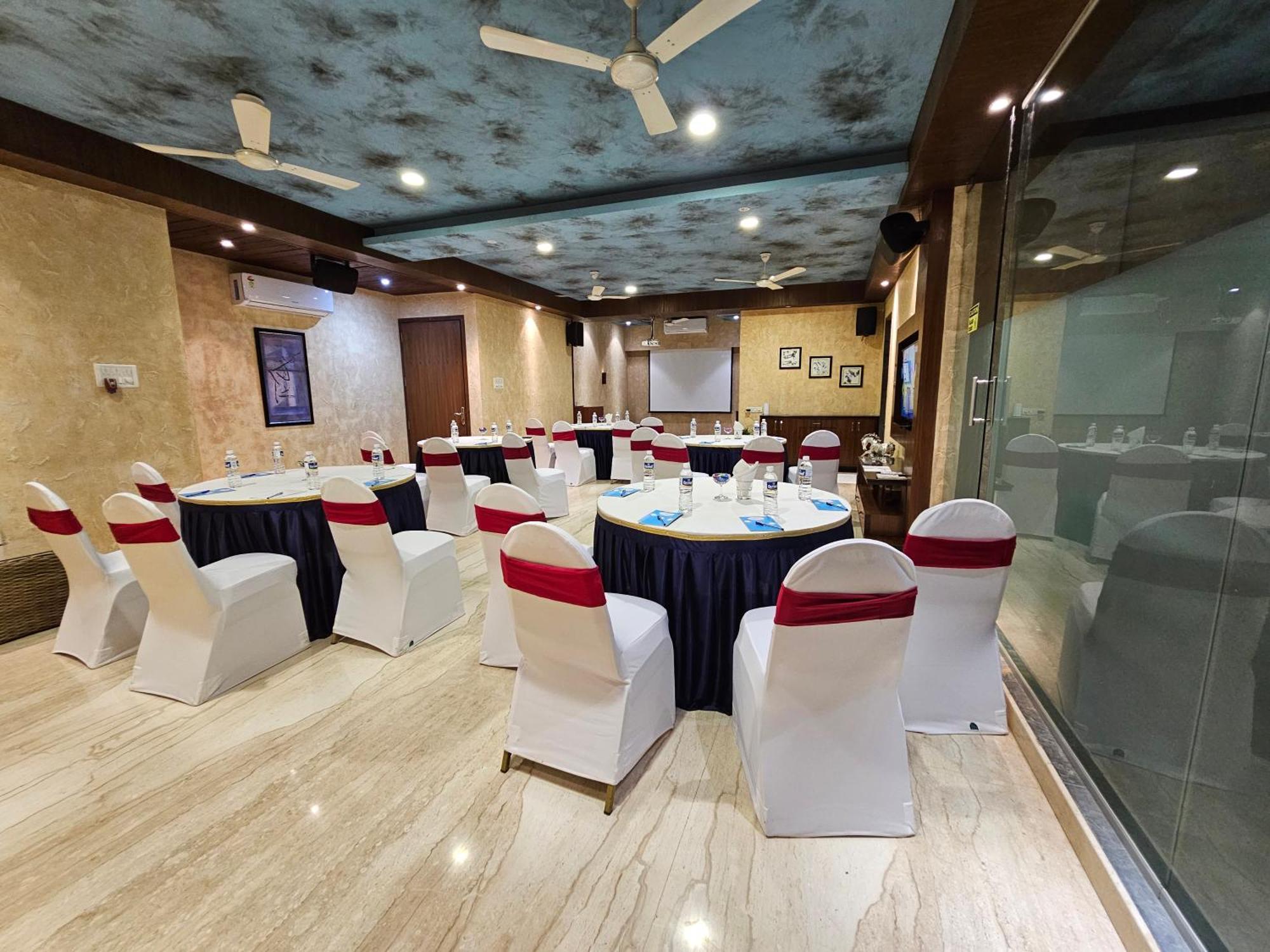 Misty Meadows, Lonavala Hotel Екстериор снимка